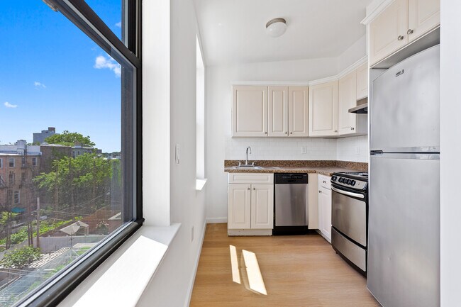 Building Photo - 100 3rd Pl