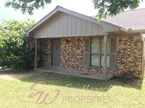 Building Photo - 107 Willow Ln