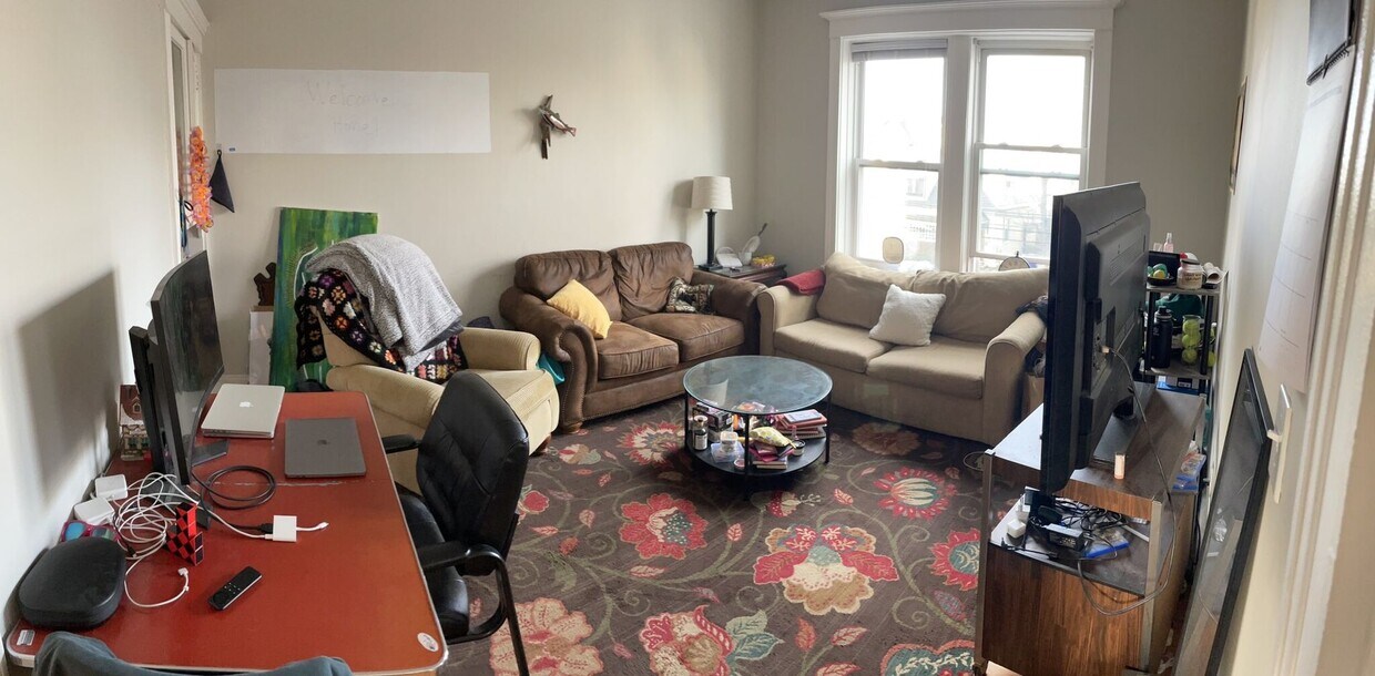 Primary Photo - ALLSTON ONE BED!!!!