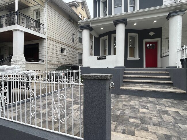 Foto del edificio - 1155 E 39th St