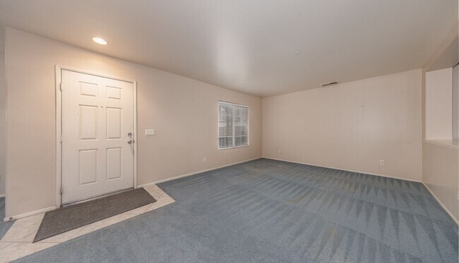 Building Photo - Spacious Home with Loft and Big Backyard