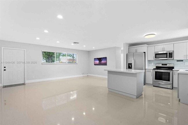 Foto del edificio - 1472 NE 62nd St