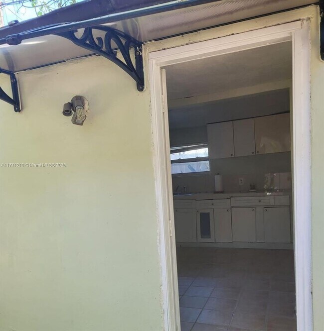 Foto del edificio - 9770 SW 47th St