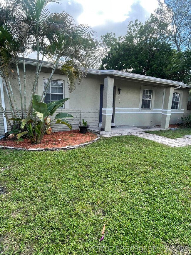 Building Photo - 1036 NW 11th Pl