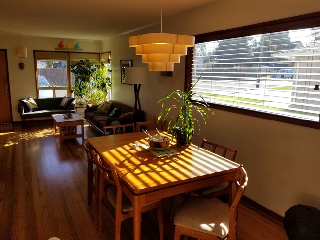 Dining Room - 8607 N Exeter Ave