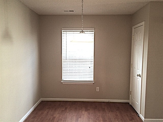 Building Photo - 208 Julian Pond Ln