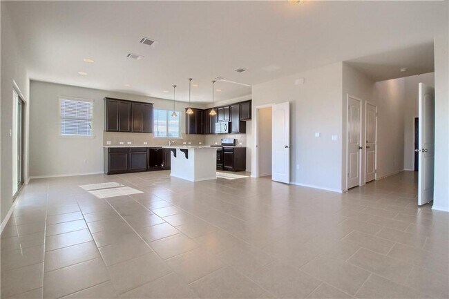 Building Photo - 13909 Osmarea Dr