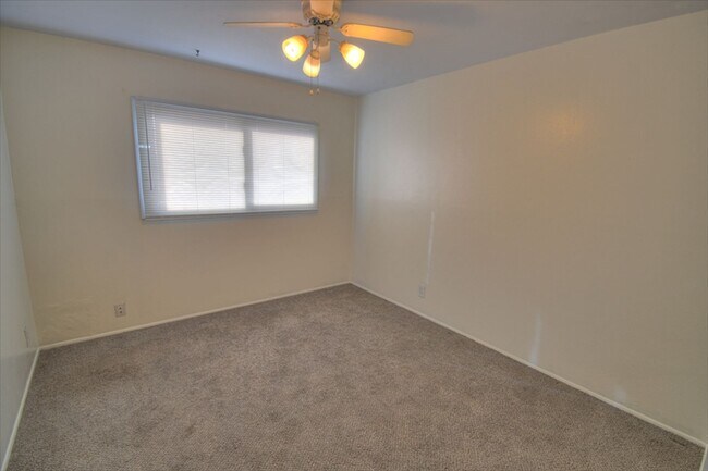 Foto del edificio - NE Heights 3 Bedroom Home Available----- NOW