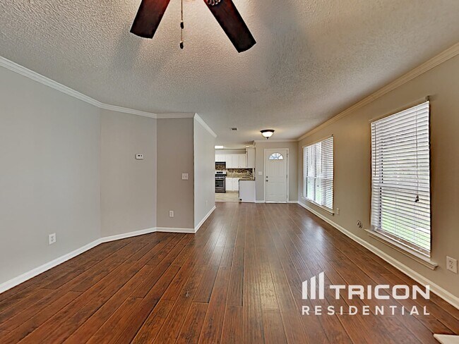 Foto del edificio - 404 Gresham Dr