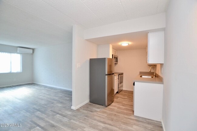 Foto del edificio - 44 E Roanoke Ave