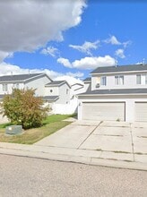 Building Photo - 215 Arkel Way