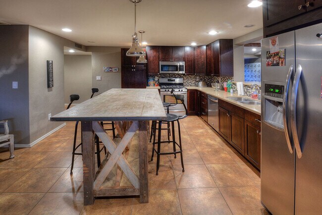 Building Photo - Beautiful Modern Living near Campus