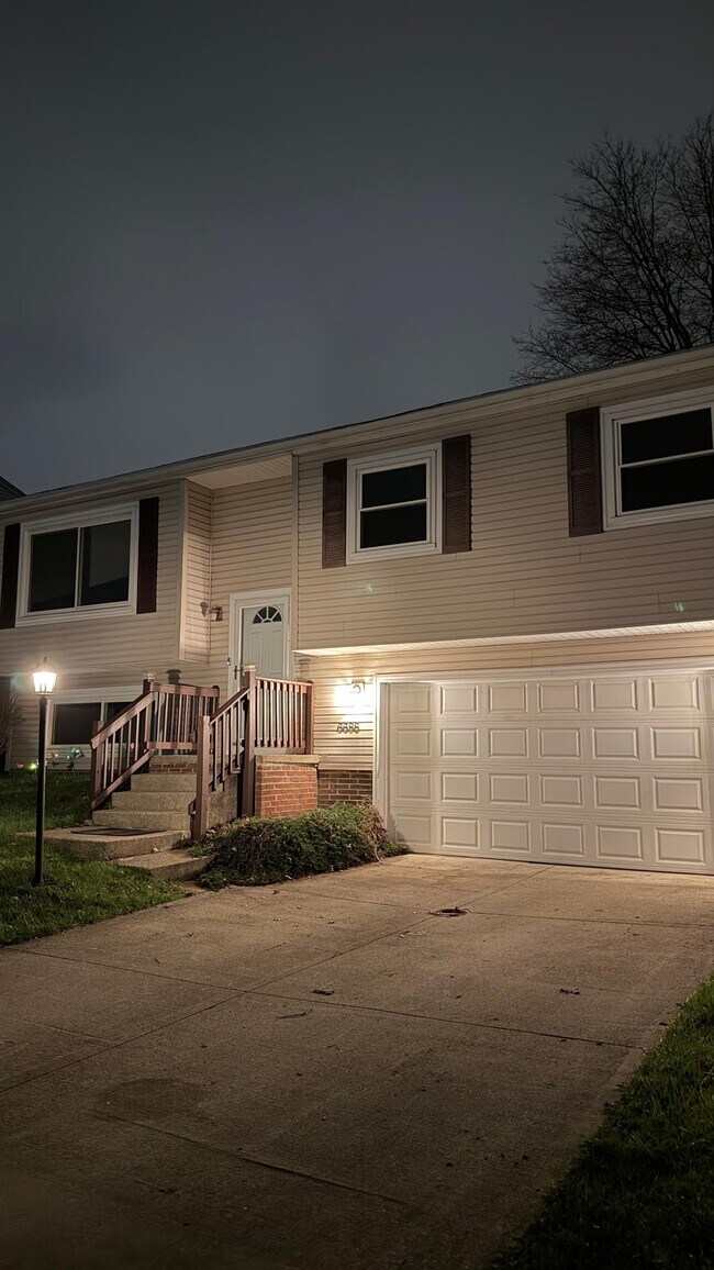 Foto del edificio - 6686 Deer Ct