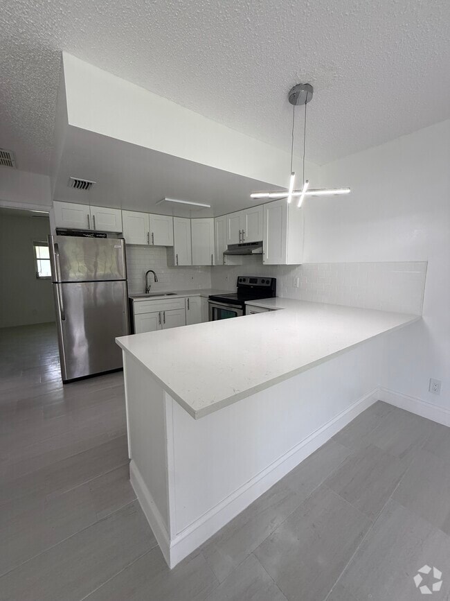 Building Photo - 3281 Coral Hills Dr