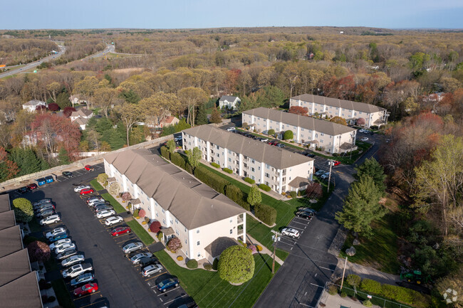 300-700 - Kirkbrae Glen Apartments