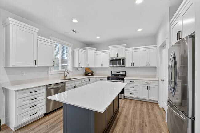 Building Photo - 3364 E Bluewater