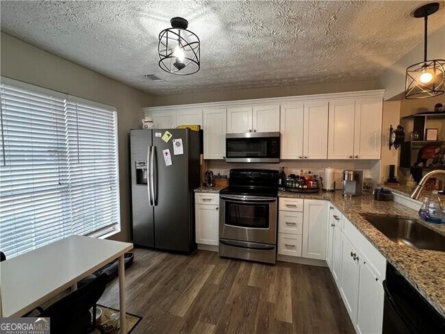 Foto del edificio - 2104 Queen Anne Ct