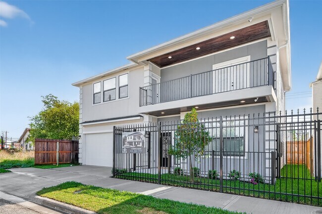 Foto del edificio - 3344 Sanders St