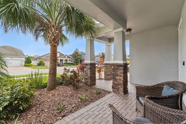 Foto del edificio - 19543 Long Lake Ranch Blvd