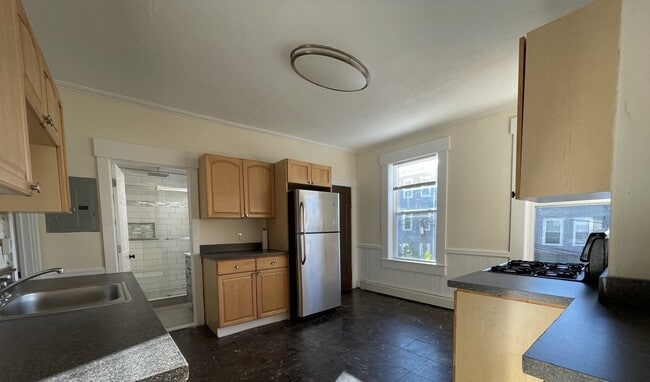 Building Photo - 34 Calumet St