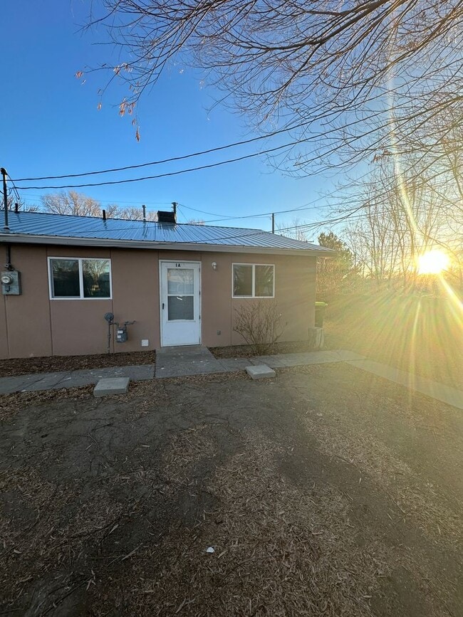 Building Photo - 1406 Saiz Ln