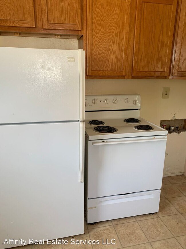 Building Photo - 2 br, 1 bath House - 911 N. Mesa St.