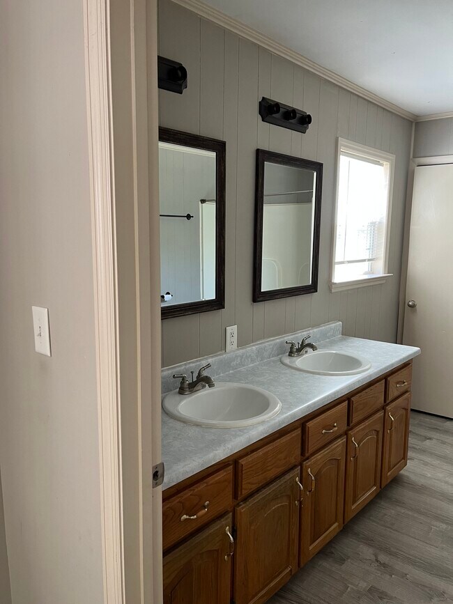 1027 Ethridge Red Hill Rd, Lawrenceburg, TN 38464 House Rental in