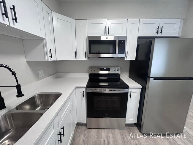 Photo - 551 S Fairfax St Apartment