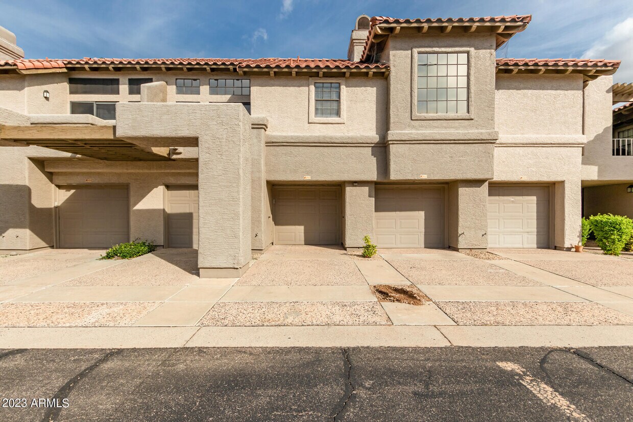 Foto principal - 10015 E Mountain View Rd