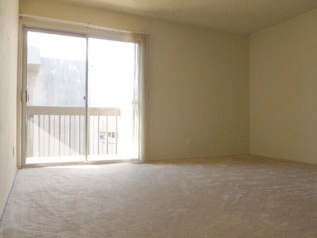 Foto del edificio - 15001 Condon Ave