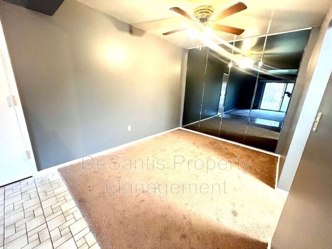 Building Photo - 3056 Sanlin Dr