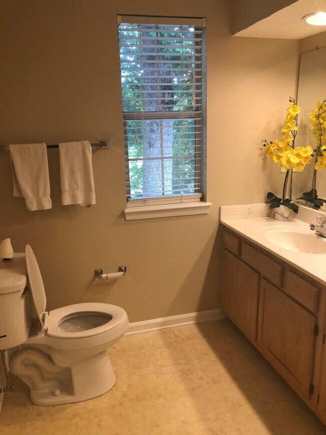 Foto del edificio - 820 E Willow Point Pl