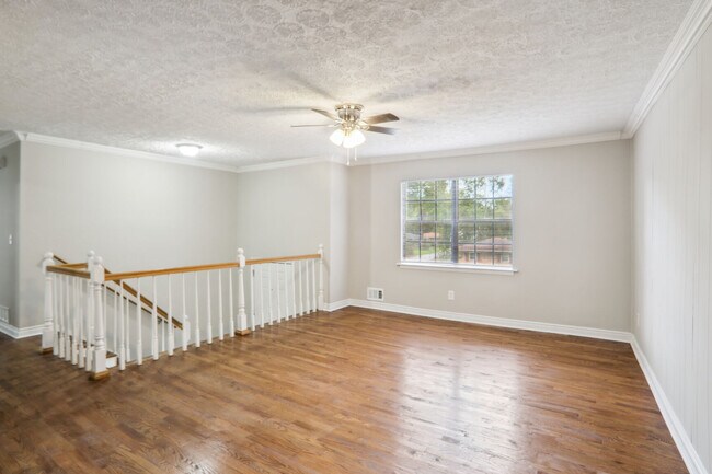 Building Photo - 2539 Brentford Pl