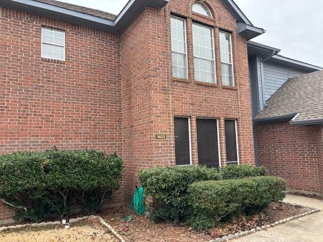 Building Photo - 1403 Lakeshore Dr