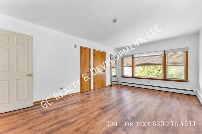 Foto del edificio - 2517 N Laramie Ave