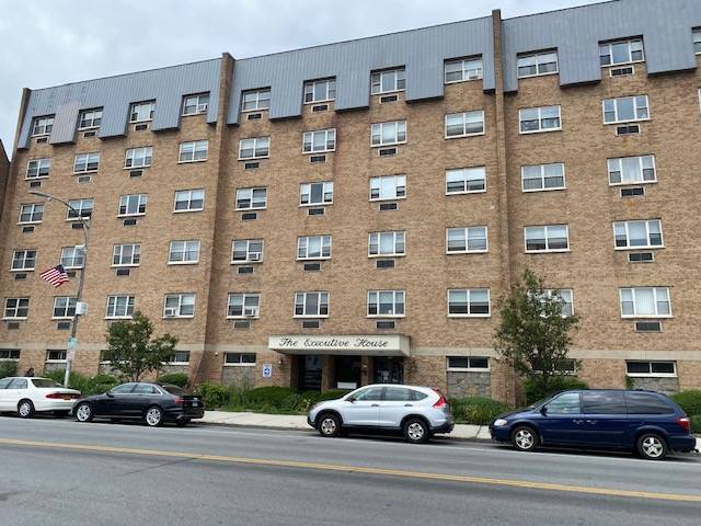 Foto principal - 244 Halstead Ave