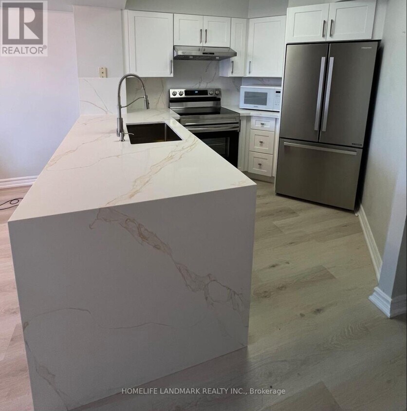 Photo principale - 750-2750 Bay St.