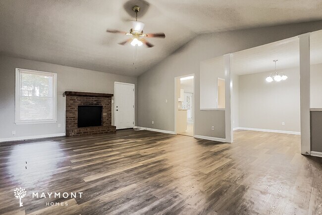 Building Photo - 804 Brook Hollow Cir SE