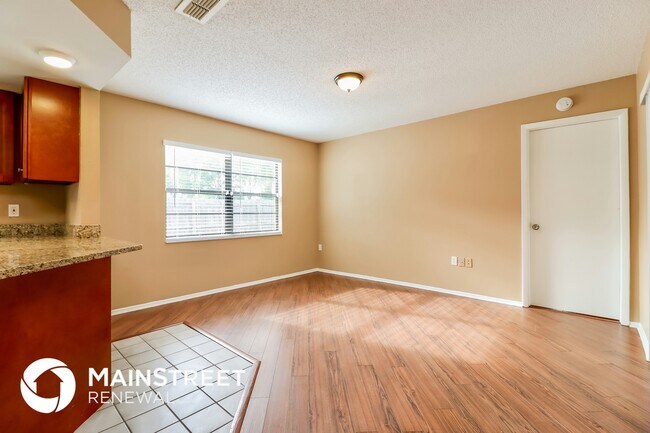 Building Photo - 8373 Camphor Dr