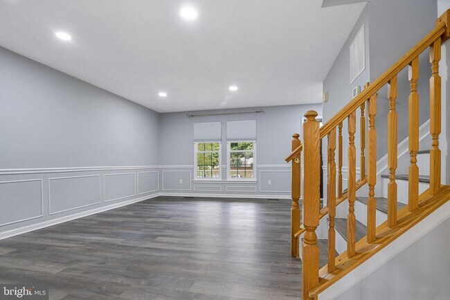 Building Photo - 306 Cinnabar Ln