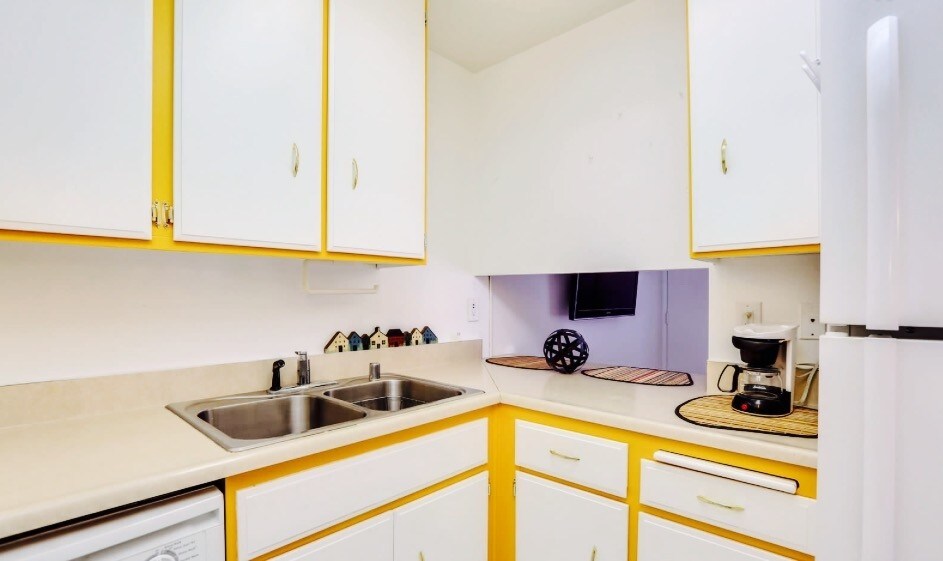 Building Photo - 470 S Calle Encilia