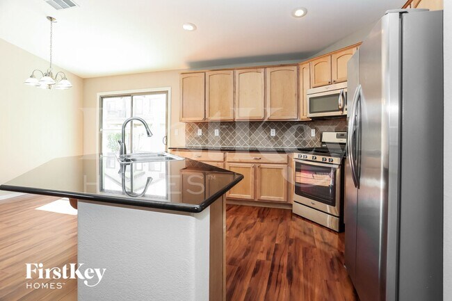 Foto del edificio - 3021 Blush Noisette Ave