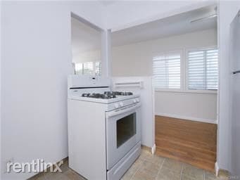 Building Photo - 2 br, 1 bath Triplex - 125 9th St Apt B