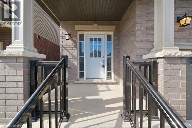 Building Photo - 19 Tooker Dr