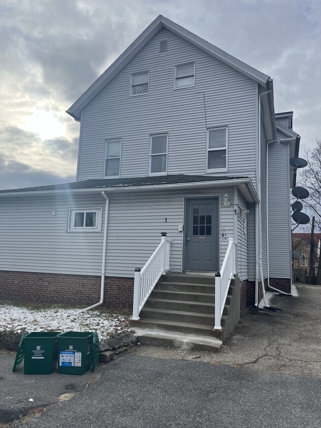 Building Photo - 1 Vinton St