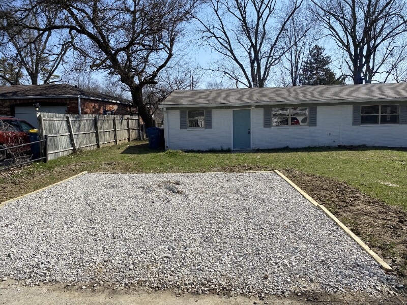 10851 Bellefontaine St, Indianapolis, IN 46280 Room for Rent in
