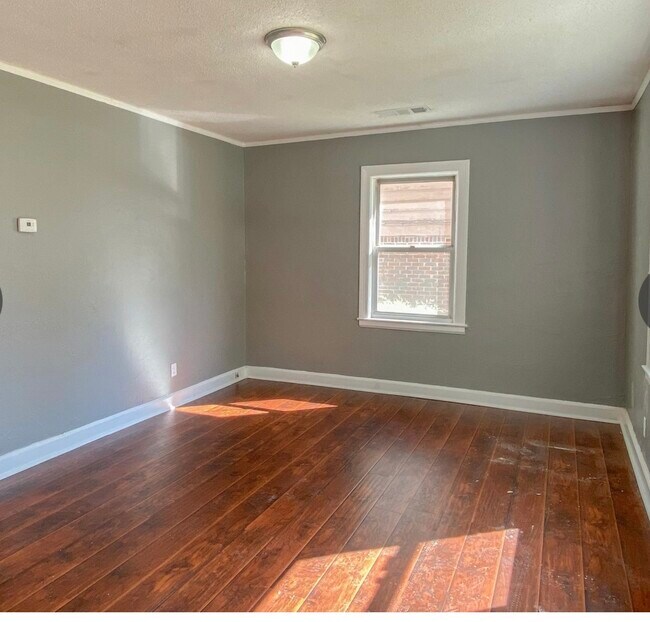 Foto del edificio - 1654 E McLemore Ave