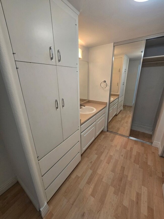 Foto del edificio - 1196 N Grant St