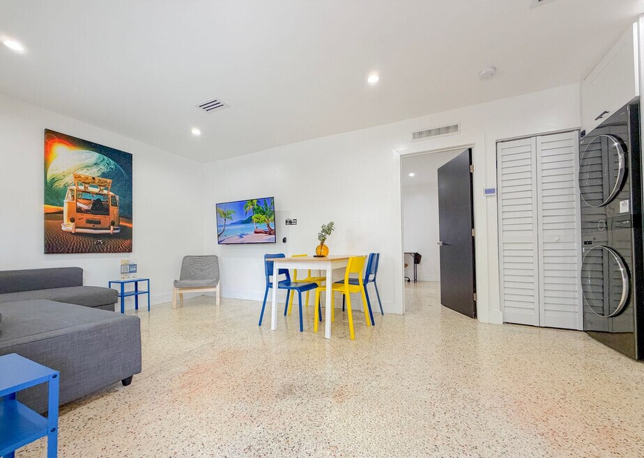 258 NW 57th St