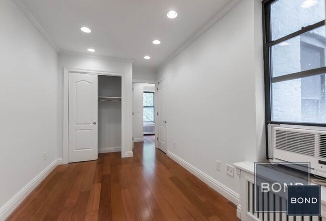 Plano de planta - 324 East 66th Street